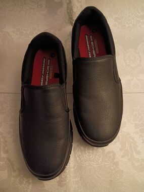 SKECHERS Black Slip-On Work Shoes Men's Sz 7.5